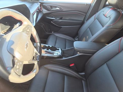 Used 2025 Chevrolet Trax RS w/ Sunroof Package FWD image 10