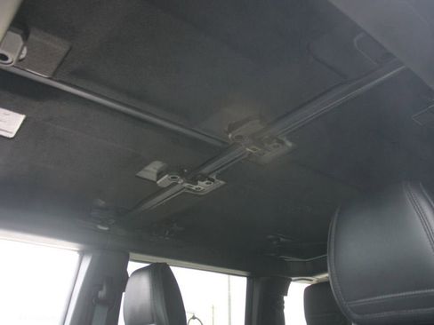 Used 2024 Ford Bronco Wildtrak AWD/4WD image 6