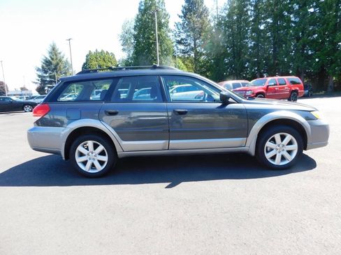 Used 2009 Subaru Outback 2.5i Special Edition AWD/4WD image 17