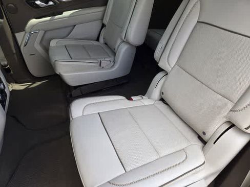 Used 2023 GMC Yukon Denali w/ Denali Reserve Package RWD image 12