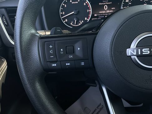 Used 2023 Nissan Rogue SV FWD image 33
