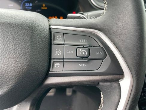 Certified 2023 Jeep Grand Cherokee Limited w/ Luxury Tech Group II AWD/4WD image 44