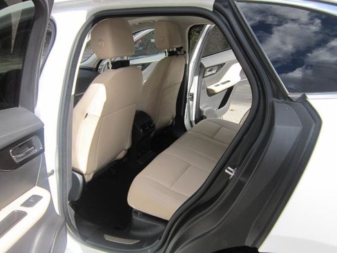 Used 2019 Jaguar F-PACE Premium image 7
