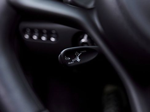 Used 2026 McLaren Artura RWD image 71