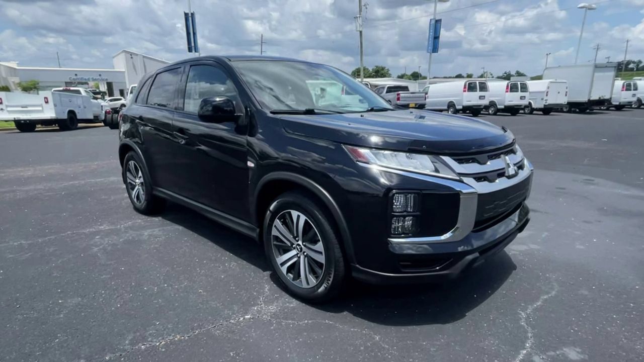 Used 2025 Mitsubishi Outlander Sport AWD image 2