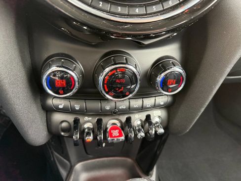 Used 2019 MINI Cooper S w/ Signature Upholstery Package image 33