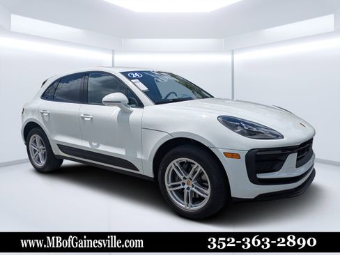 Used 2024 Porsche Macan AWD/4WD image 1
