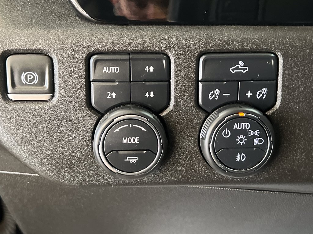 Used 2024 Chevrolet Silverado 1500 RST AWD/4WD image 30