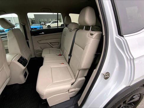 Used 2023 Volkswagen Atlas SE w/ Black Wheel Package image 21