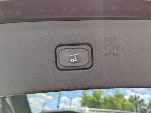 Certified 2021 Ford Edge Titanium FWD image 13