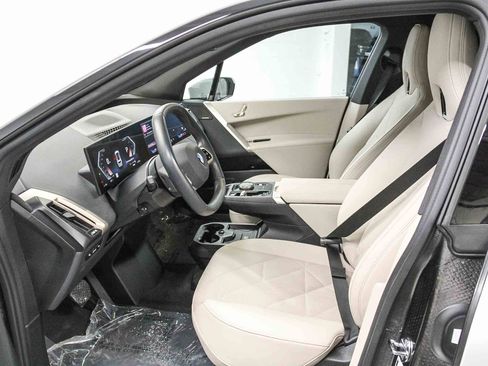 Used 2026 BMW iX xDrive45 w/ Premium Package image 18