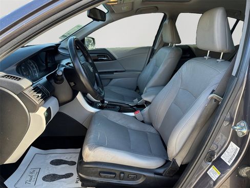 Used 2015 Honda Accord Touring image 24