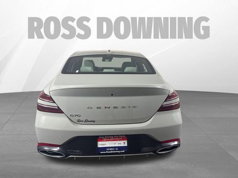 Used 2025 Genesis G70 2.5T image 5