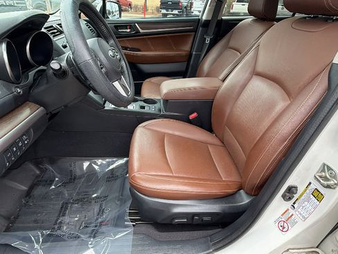 Used 2017 Subaru Outback 2.5i Touring image 16