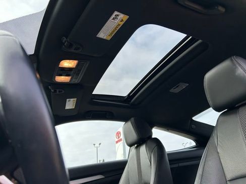 Used 2020 Honda Civic Touring image 26