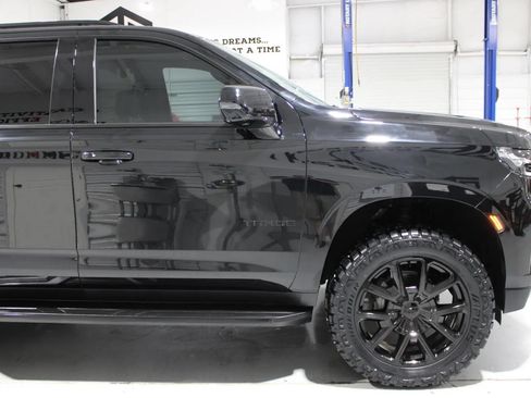 Used 2023 Chevrolet Tahoe RST w/ Luxury Package AWD/4WD image 3
