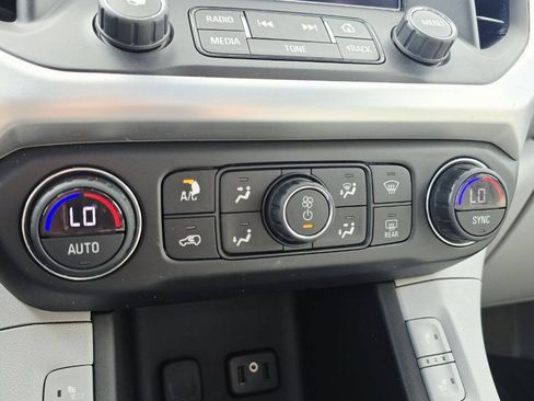 Used 2018 GMC Acadia SLT w/ LPO, Floor Liner Package AWD/4WD image 27