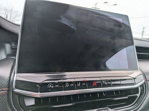 Used 2022 Jeep Compass Trailhawk w/ Sun and Sound Group image 21