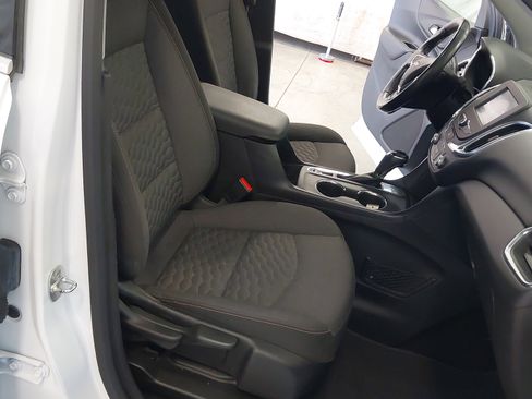 Used 2018 Chevrolet Equinox LT FWD image 28