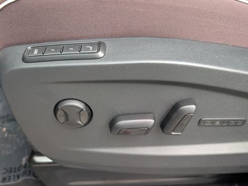 Used 2025 Volkswagen ID. Buzz Pro S Plus w/ Cupholders Package RWD image 23