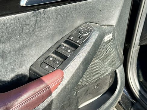 Used 2022 Kia Seltos SX w/ Sunroof Package image 18