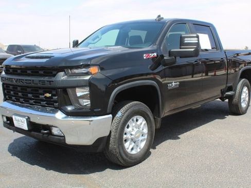 Used 2022 Chevrolet Silverado 2500 LT w/ Texas Edition AWD/4WD image 9