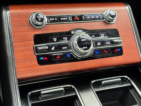 Used 2023 Lincoln Aviator Reserve w/ Equipment Group 201A RWD image 21