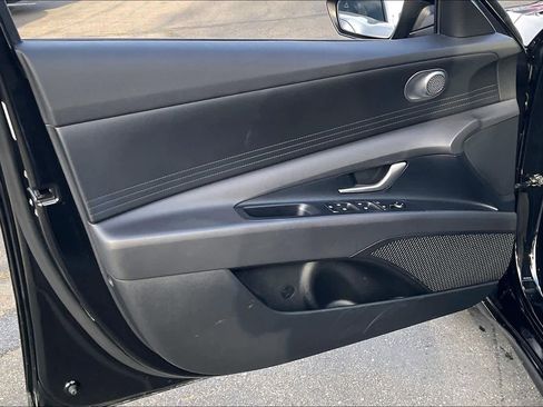 Used 2024 Hyundai Elantra SE image 24