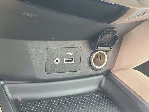 Used 2018 Nissan Rogue SV FWD image 24