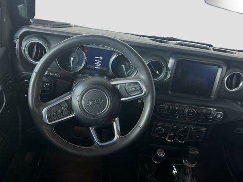 Used 2023 Jeep Wrangler Unlimited Sahara w/ Cold Weather Group AWD/4WD image 17