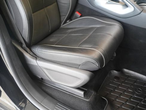 Used 2021 Mercedes-Benz GLS 580 4MATIC image 32