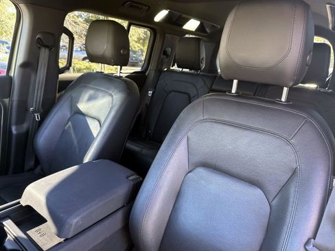 Used 2023 Land Rover Defender 110 S image 19