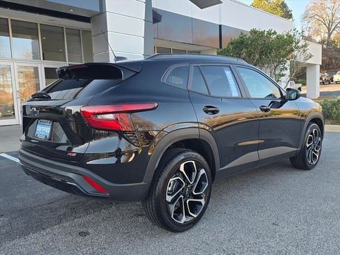 Certified 2025 Chevrolet Trax RS w/ Driver Confidence Package image 3