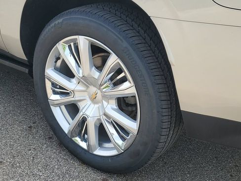 Certified 2021 Chevrolet Suburban High Country AWD/4WD image 38