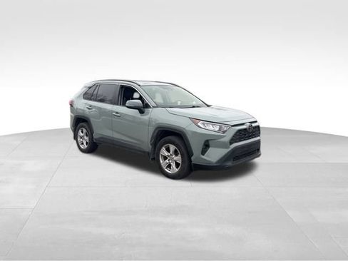 Used 2021 Toyota RAV4 XLE w/ Convenience Package image 7
