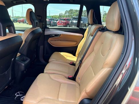 Used 2018 Volvo XC90 T5 Momentum w/ Convenience Package FWD image 10