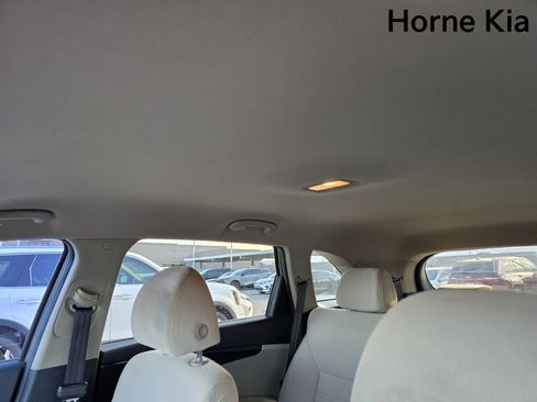 Used 2020 Kia Sorento LX image 12