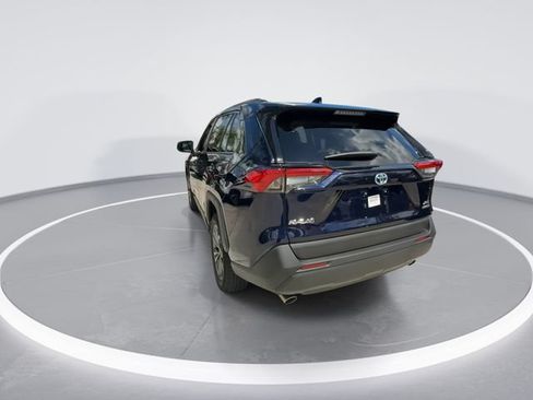 Used 2022 Toyota RAV4 XLE Premium AWD/4WD image 6