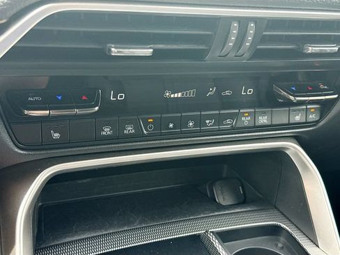 Certified 2024 MAZDA CX-90 Plug-In Hybrid w/ Preferred AWD/4WD image 19