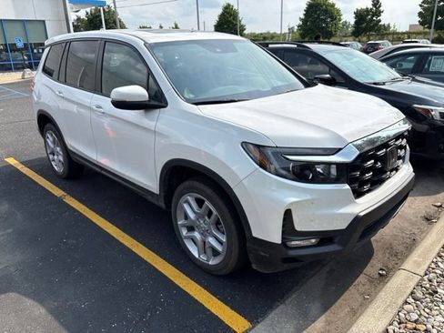 Used 2025 Honda Passport EX-L image 1