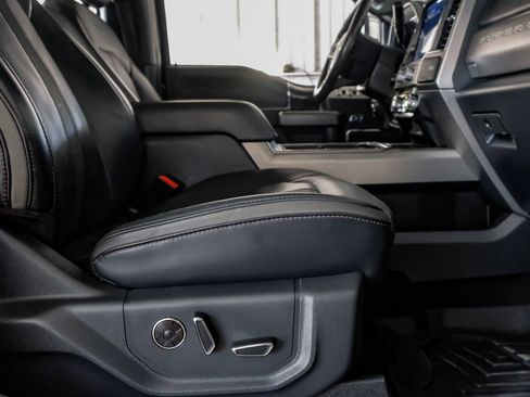 Used 2022 Ford F350 Platinum w/ FX4 Off-Road Package AWD/4WD image 32