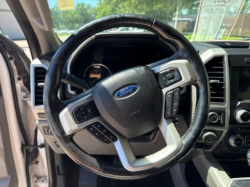 Used 2018 Ford F150 Lariat w/ Equipment Group 502A Luxury AWD/4WD image 18