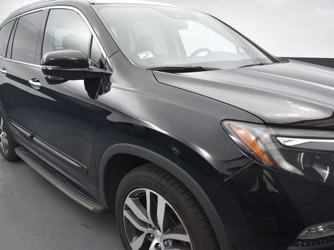 Used 2017 Honda Pilot Touring image 36