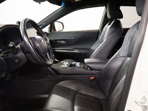 Used 2021 Toyota Venza XLE w/ Softex Package image 12