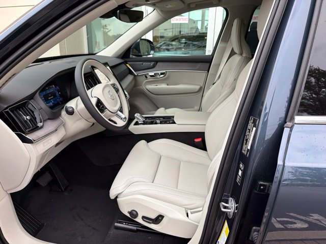 New 2026 Volvo XC90 T8 Ultra w/ Protection Package Premier AWD/4WD image 14