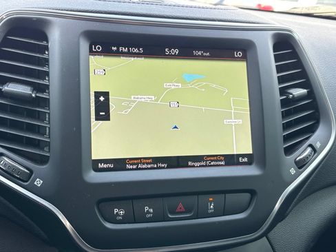 Used 2023 Jeep Cherokee Altitude Lux AWD/4WD image 6