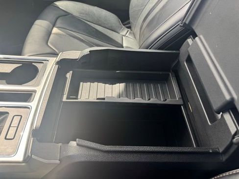 Used 2018 Ford F150 Platinum w/ Equipment Group 701A Luxury image 15