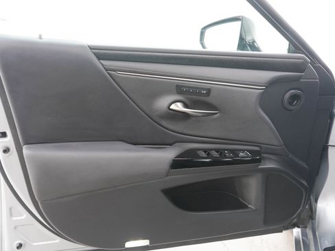 Used 2023 Lexus ES 250 w/ Premium Package AWD/4WD image 18