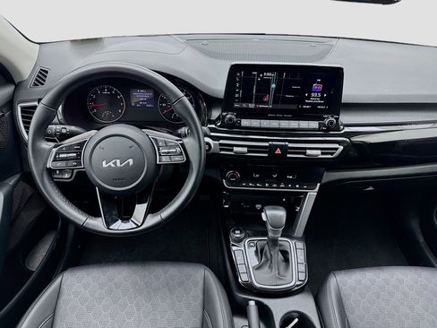 Used 2023 Kia Seltos EX image 15