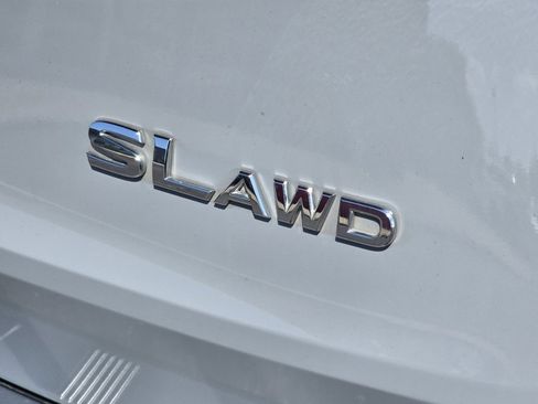 Used 2021 Nissan Rogue SL AWD/4WD image 17